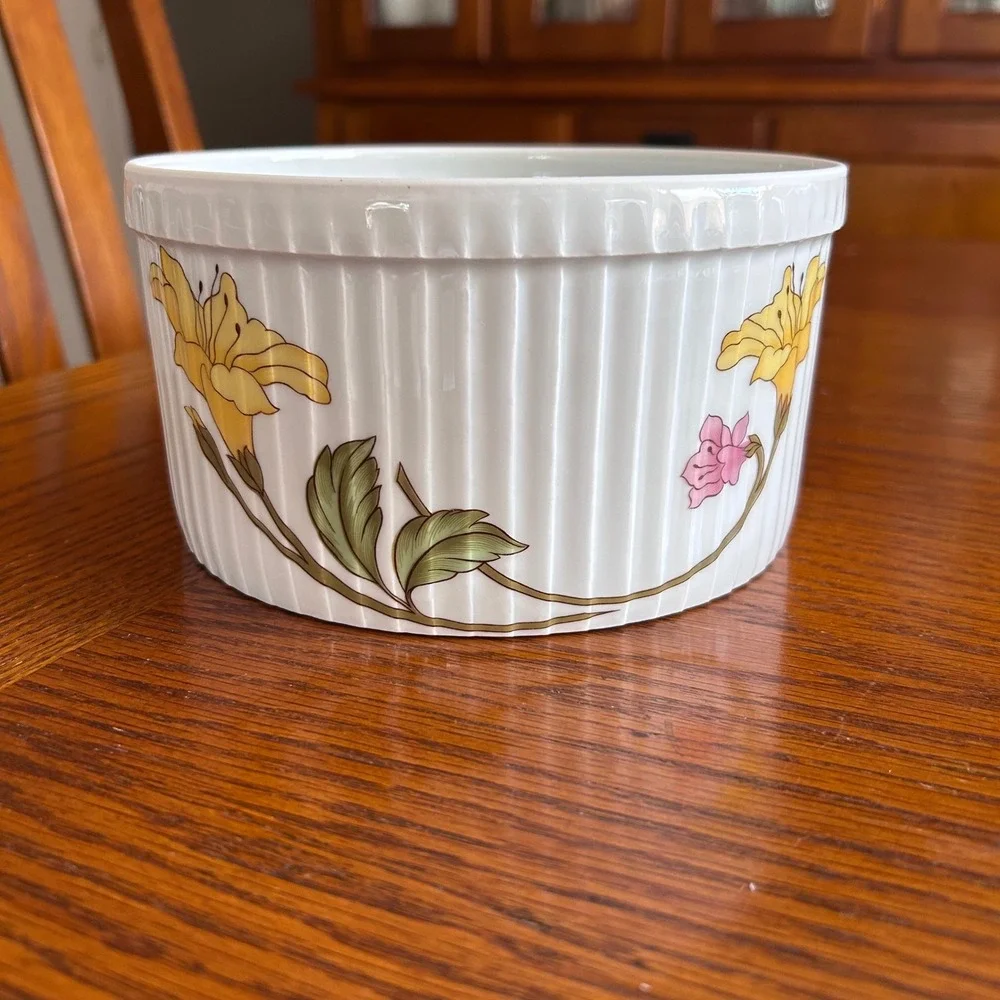 Pillivuyt France Les Volutes Floral Porcelain Souffle Dish Ribbed Baker 7.5in